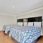 Mid City Inn